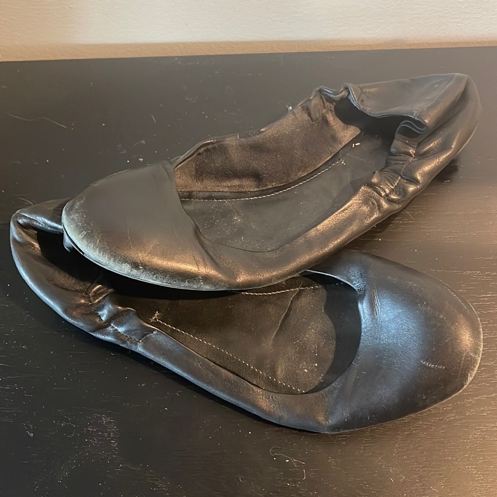 Black BCBG Flats | 8.5